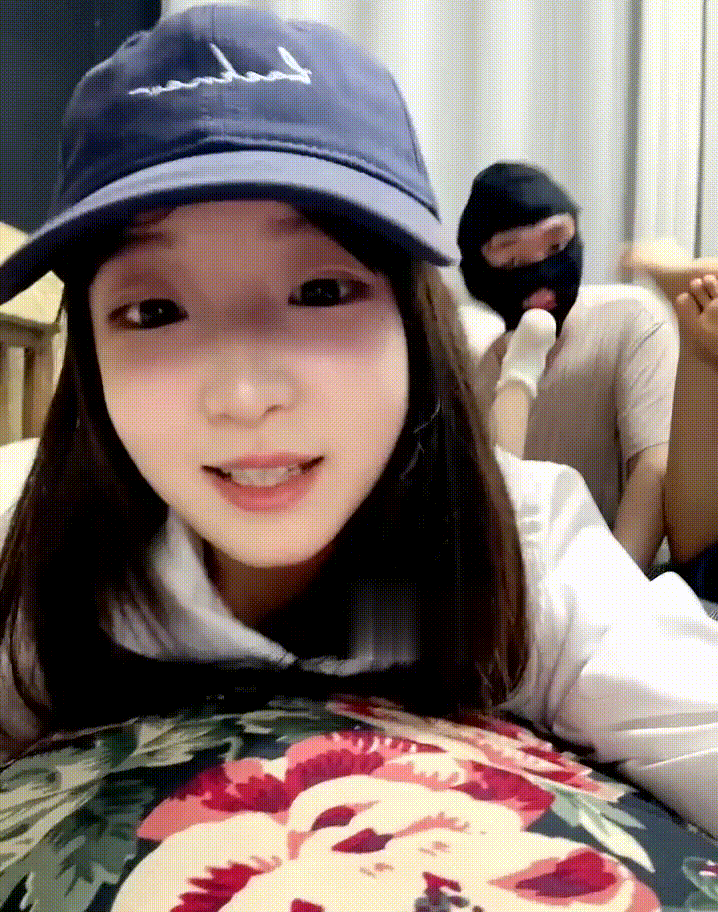 【115ED2K】玩物直播 暴暴缺条狗 红绿灯 07萝莉主/御姐萝莉姐妹花/高跟丝袜踩踏/暴力踢/裸足喂食 视频合集【49V/22G/2配额】-98推特-精选每日热门,专注打造高质量合集资源平台
